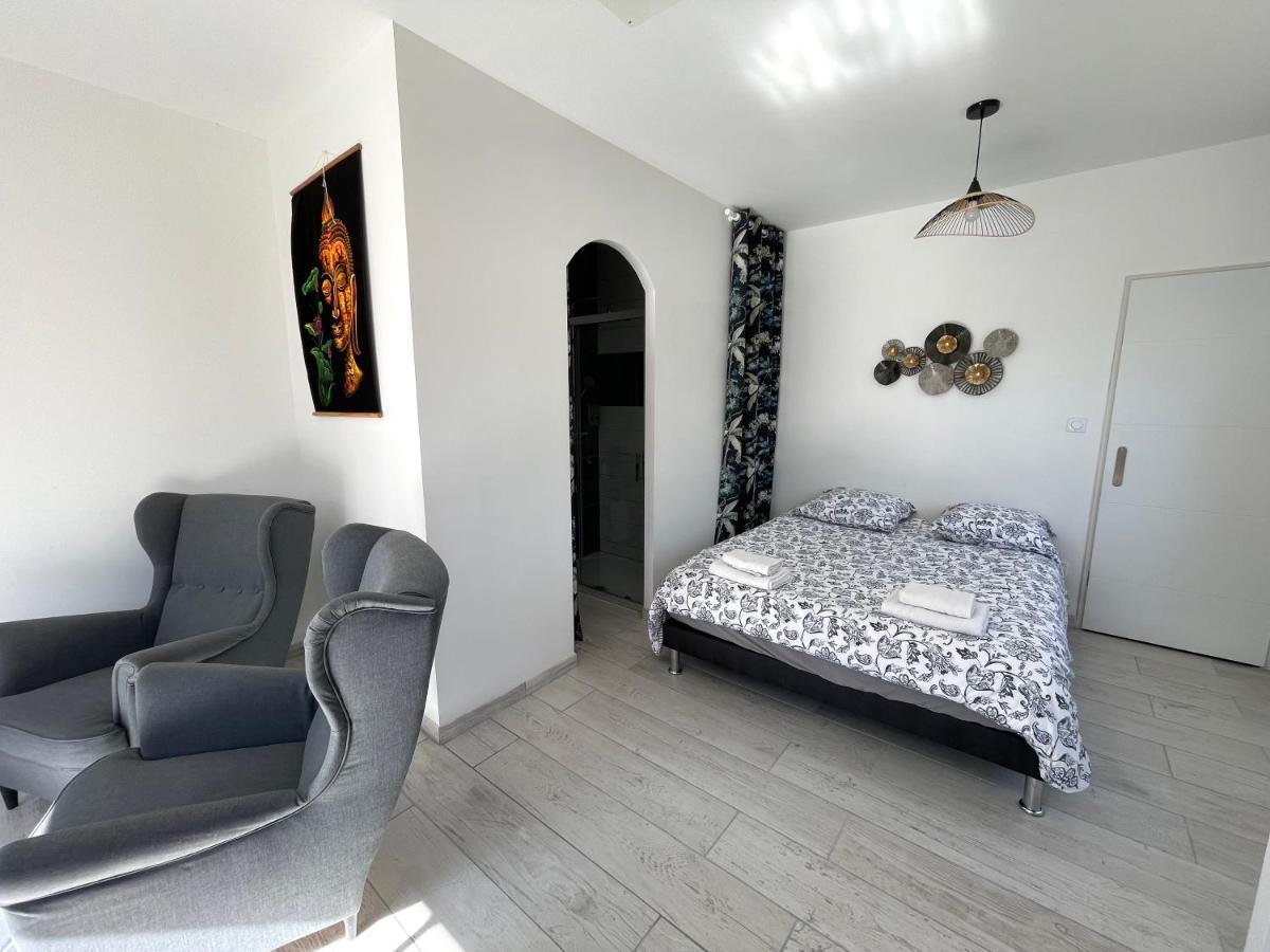 Siam Mahanakhon Appart & Spa Rieux-de-Pelleport Eksteriør billede